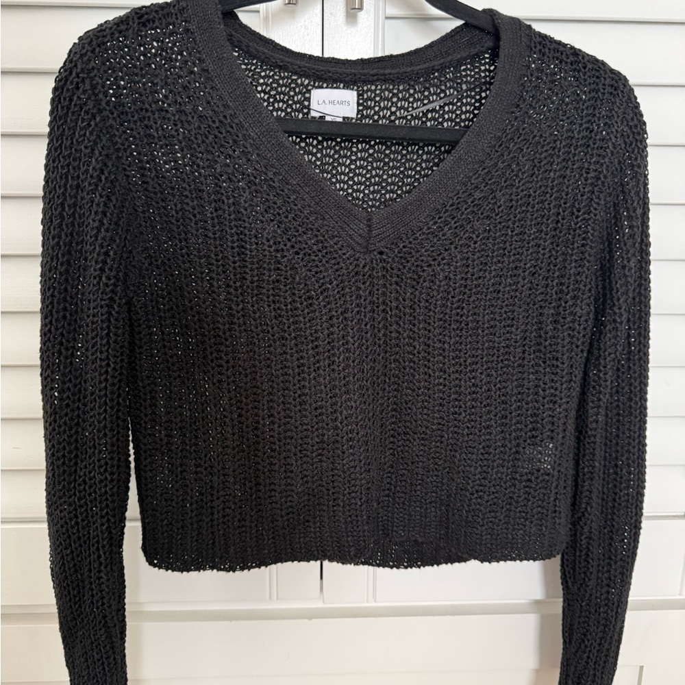 La Hearts Black Open-Knit V-Neck Cropped Sweater. NEW NEVER WORN